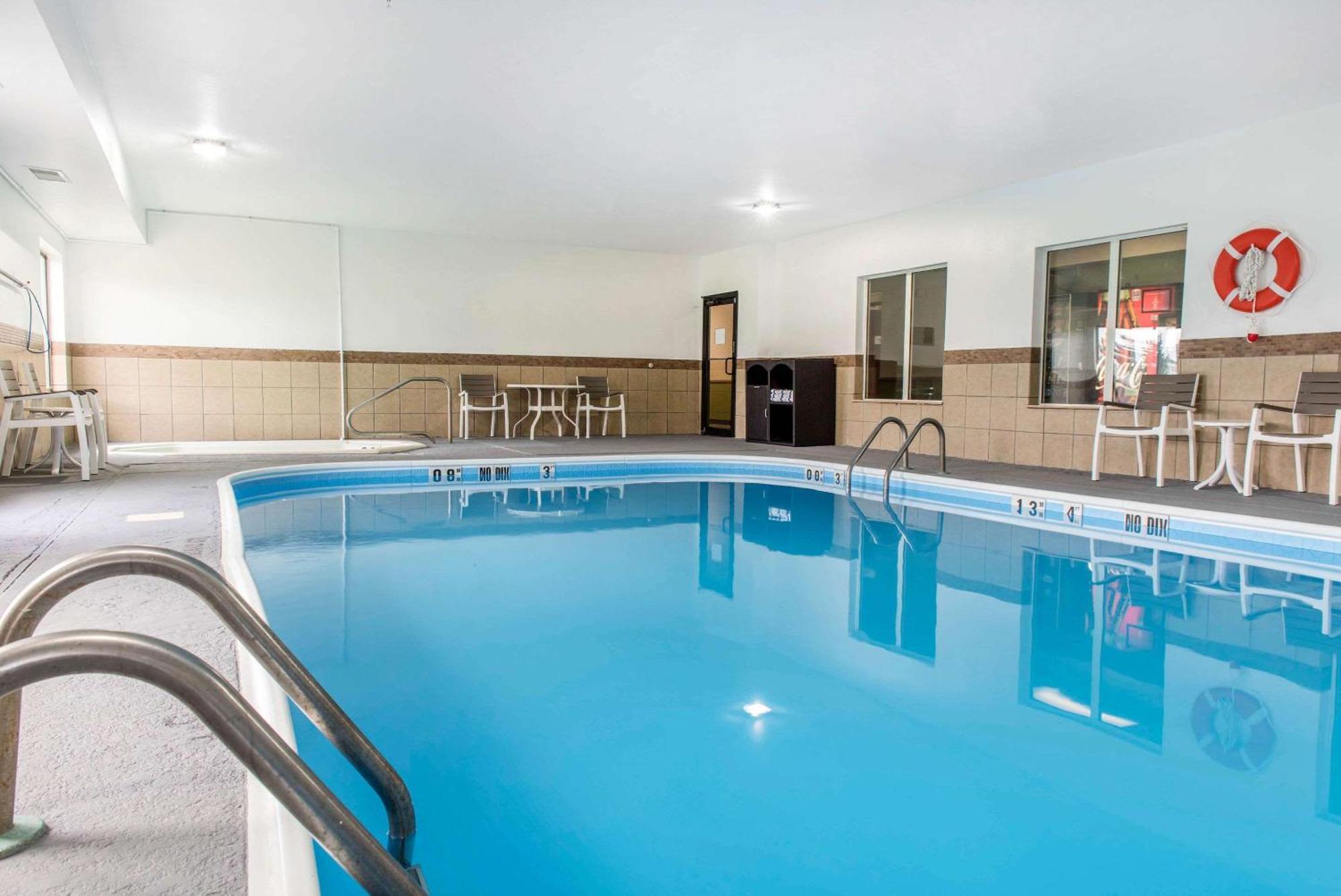 Quality Inn & Suites Anderson I-69 Zewnętrze zdjęcie