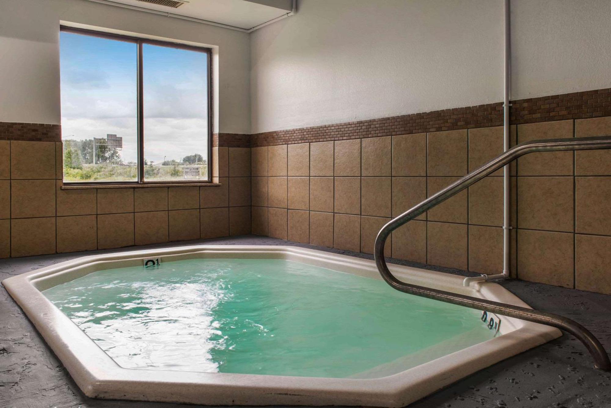Quality Inn & Suites Anderson I-69 Zewnętrze zdjęcie