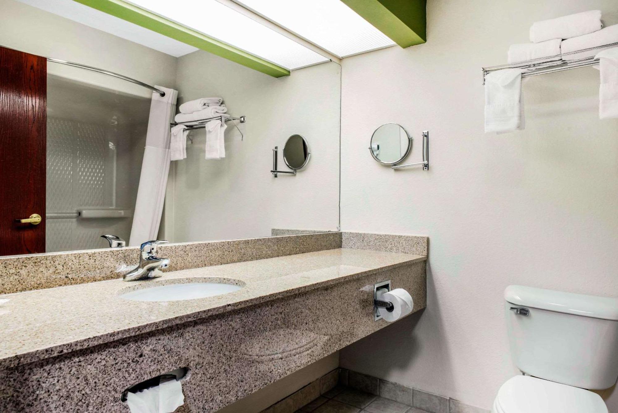 Quality Inn & Suites Anderson I-69 Zewnętrze zdjęcie