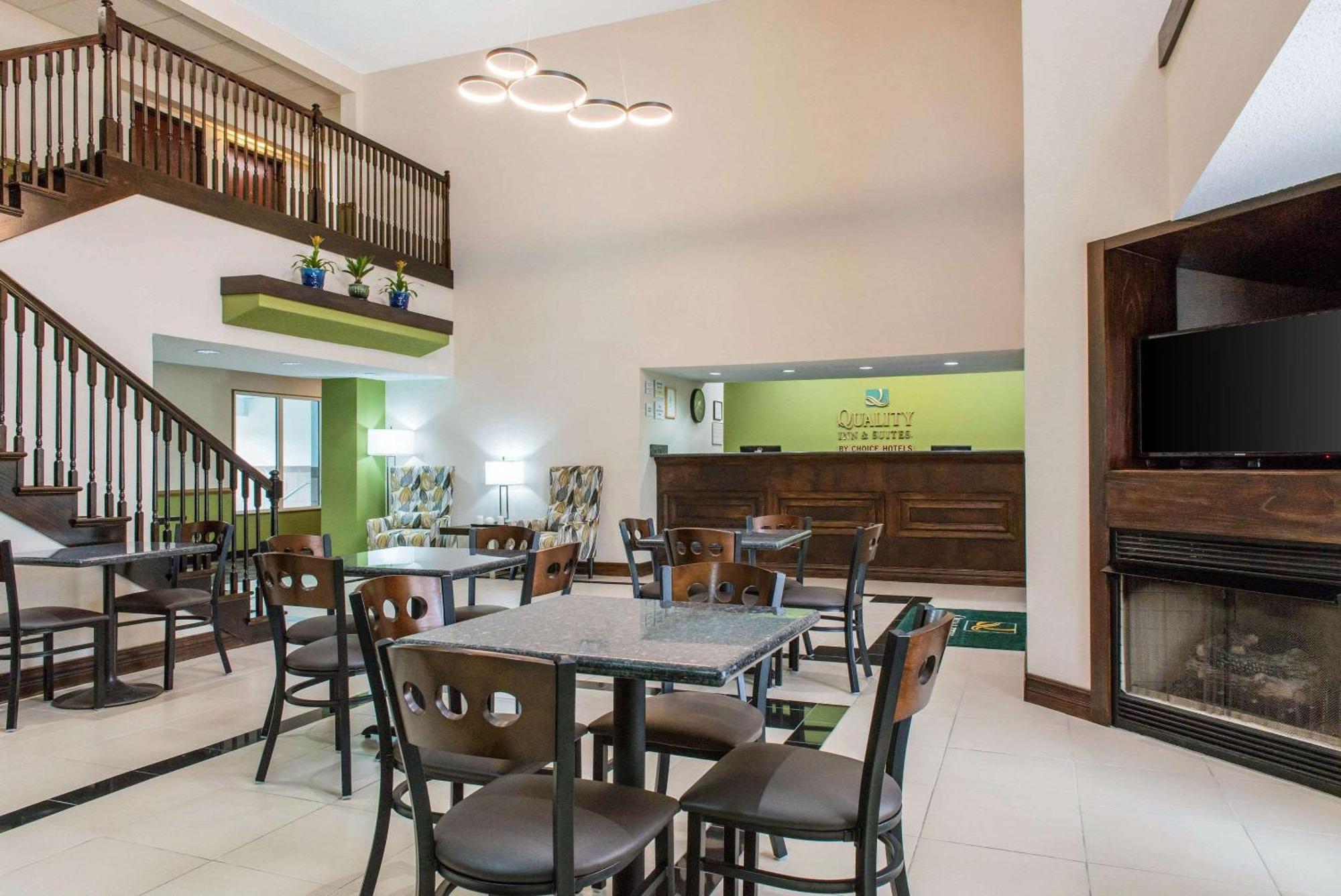 Quality Inn & Suites Anderson I-69 Zewnętrze zdjęcie